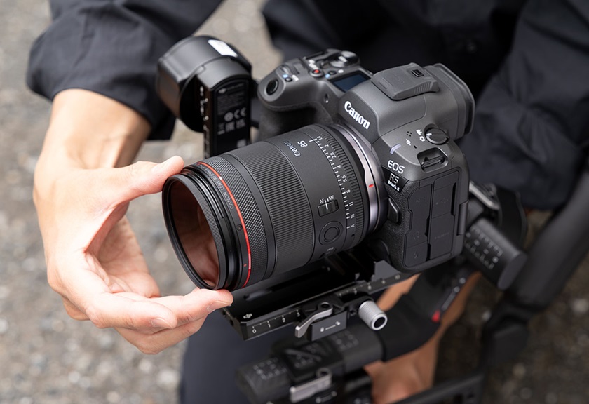 Image of a cinema camera mounted with the RF 85mm f/1.4L VCM lens