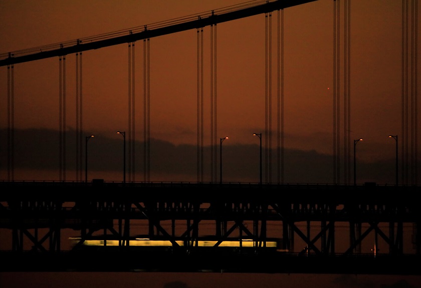 Image of bridge taken using RF 800mm F11 IS STM