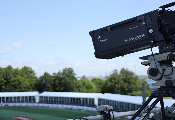 In situ image of Canon box/field broadcast lenses