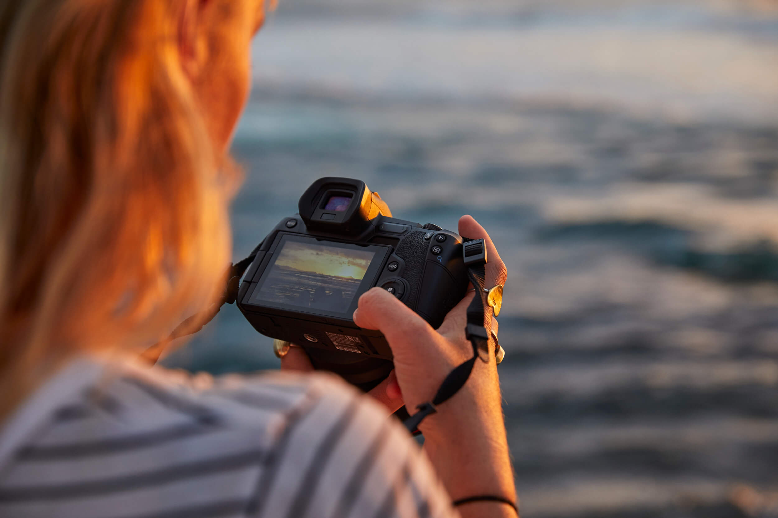 Photo of the EOS R